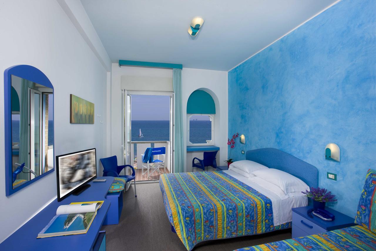 Hotel Napoleon Pesaro Exterior photo